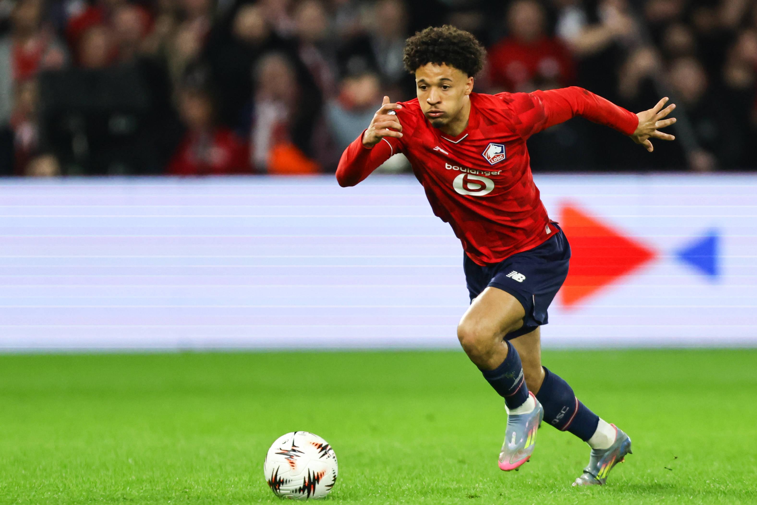 Tiago Santos, lateral-direito português do Lille
