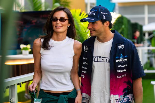 «Sainz é o mais bem vestido da Fórmula 1 porque sou eu que o visto» (fotos)