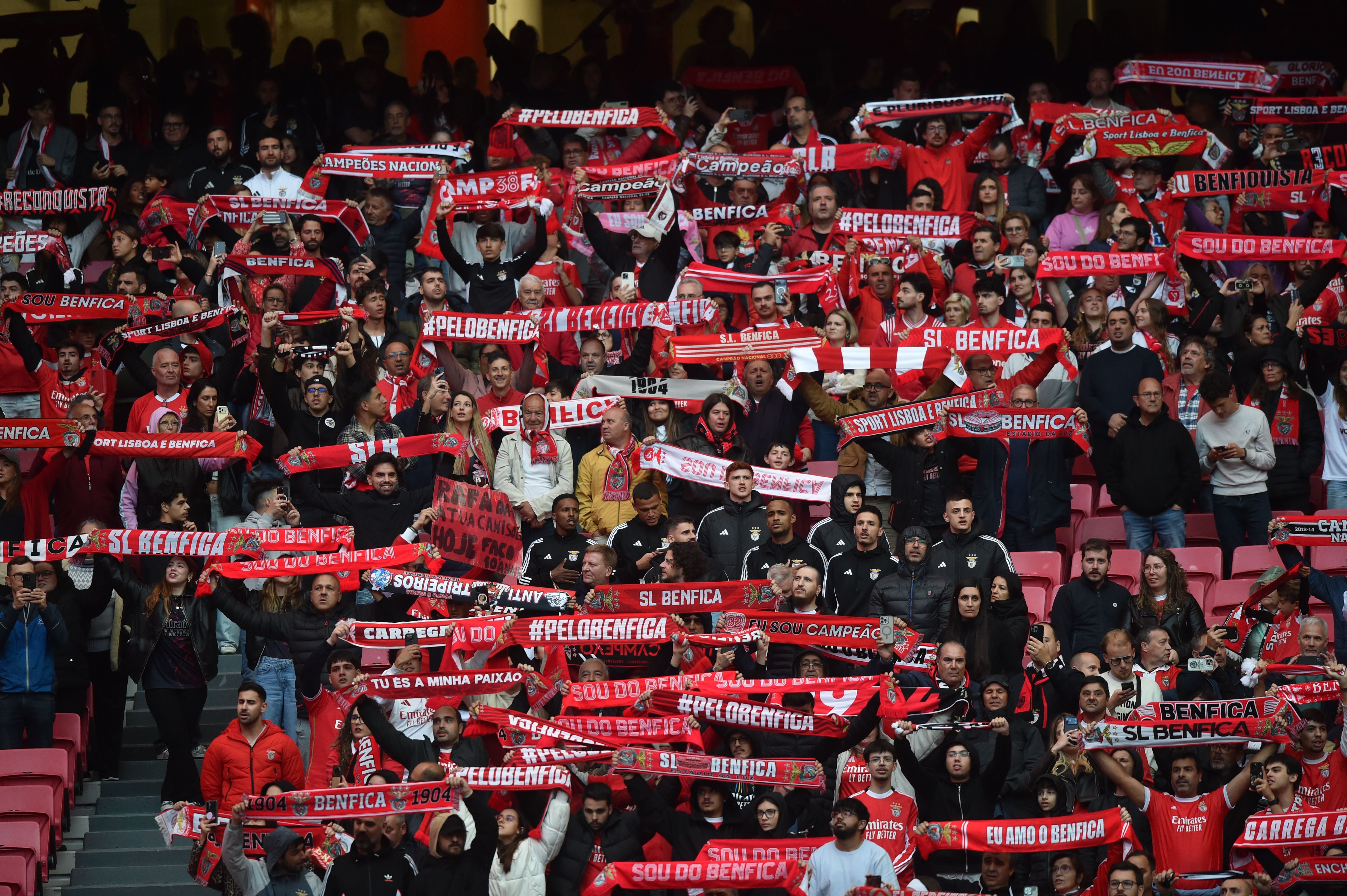 Público encarnado no último jogo da época na Luz- Foto: A BOLA/Miguel Nunes