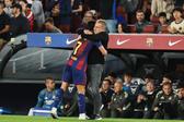 Abraço entre Ferran Torres  e Hansi Flick