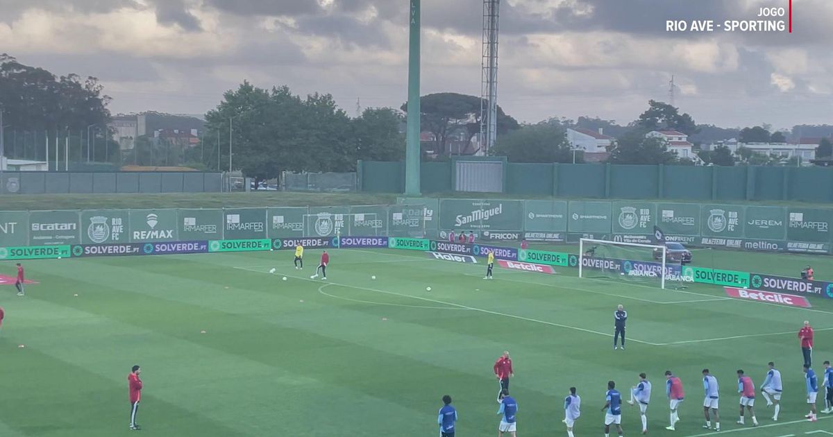 Equipas em aquecimento nos Arcos