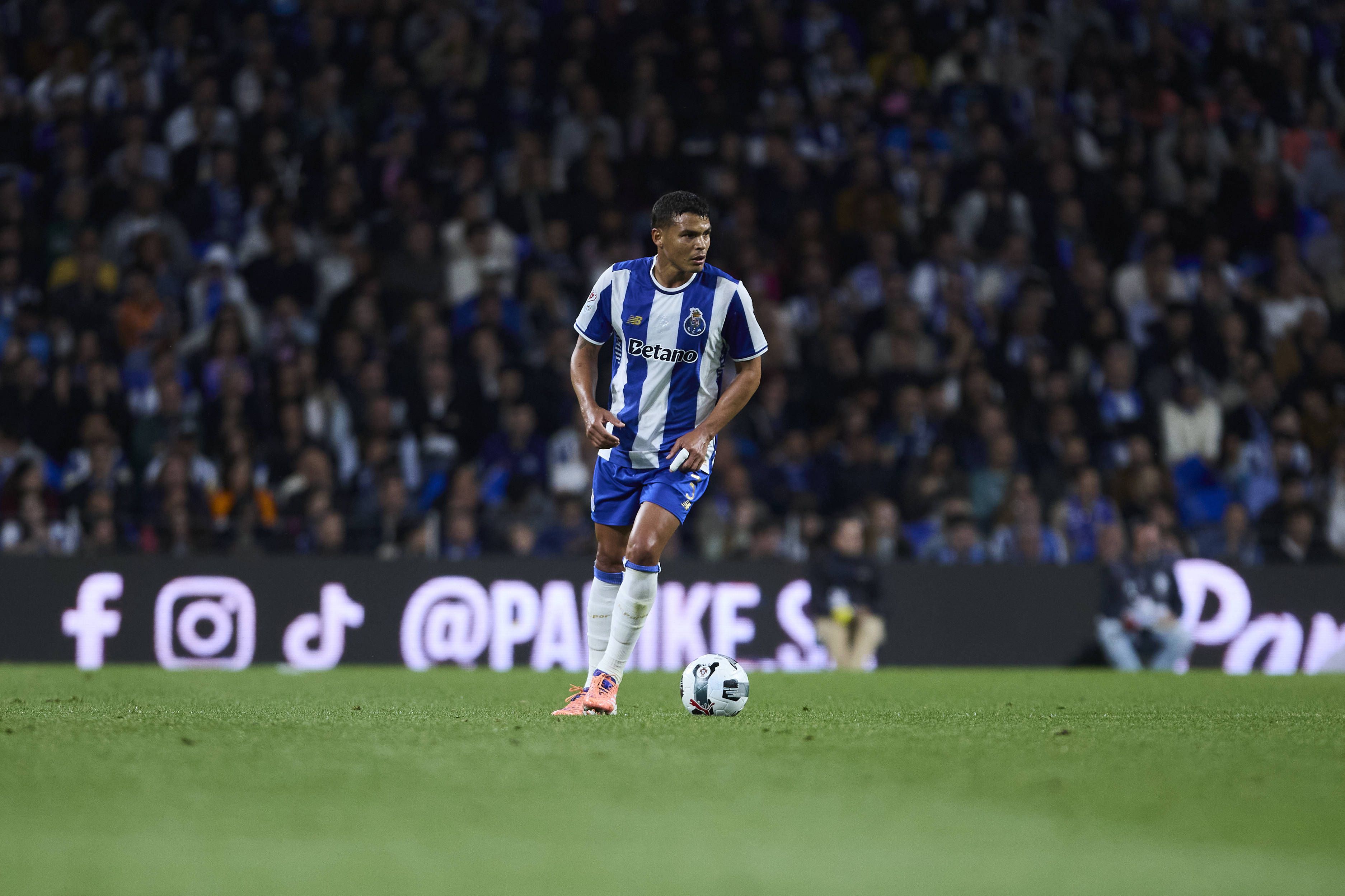 Thiago Silva, 32 títulos, o último dos quais pelo FC Porto
