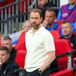 Southgate lamenta «limitações físicas» dos jogadores que impedem pressão alta