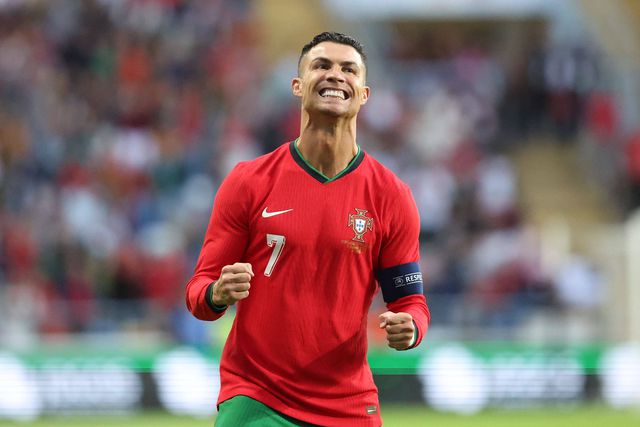 Vídeo: O gol(aço) de Ronaldo que levantou o Estádio de Aveiro