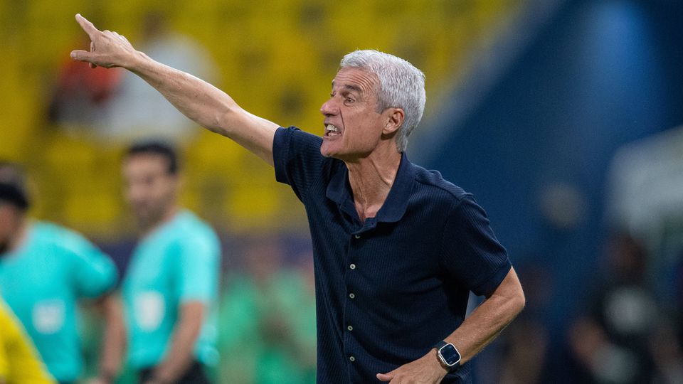 Luís Castro despedido do Al Nassr