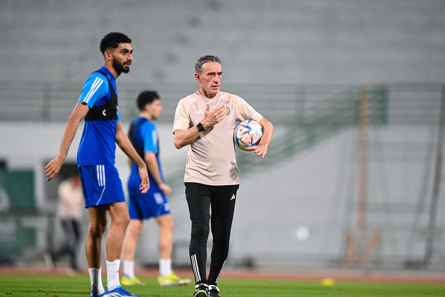 EAU de Paulo Bento e Irão de Taremi empatam e terminam no topo do grupo