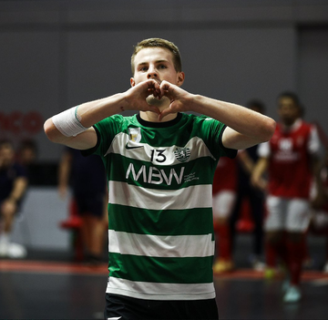 Sporting vence em Braga e dá passo de gigante rumo ao título