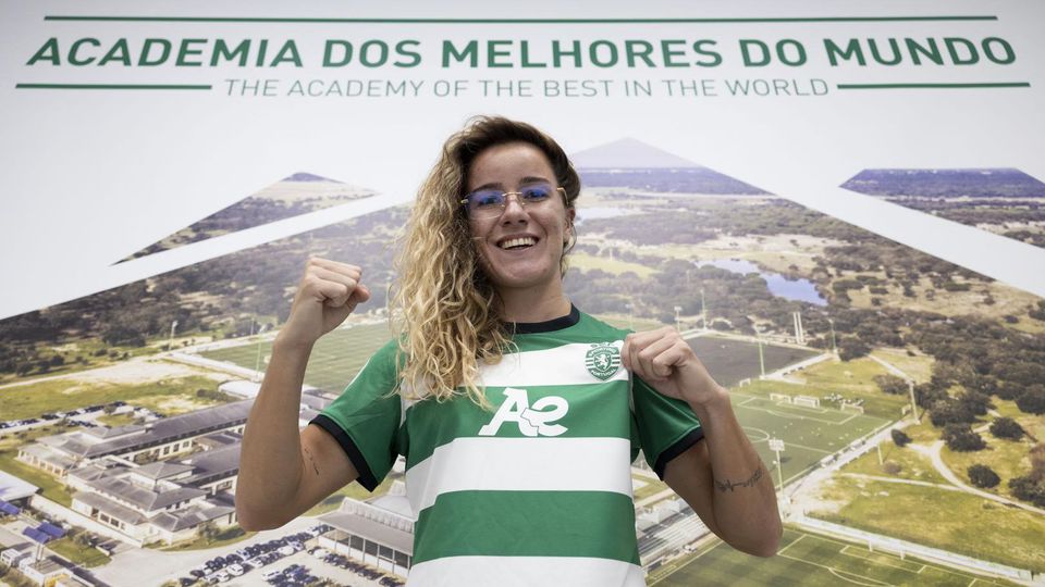 Ana Capeta renova com o Sporting