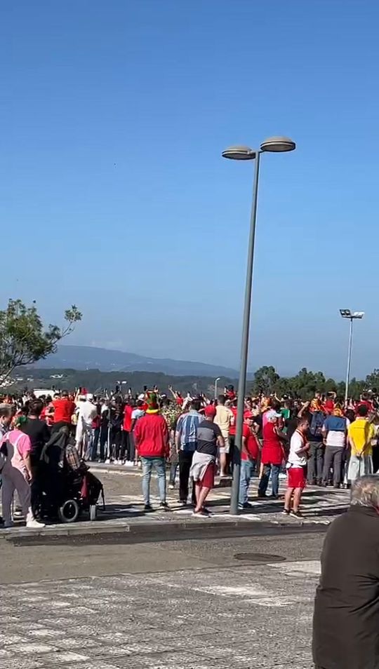 Autocarro da seleção já chegou ao Estádio de Aveiro