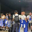 Jogadores do FC Porto muito acarinhados na chegada aos Estados Unidos (vídeo)