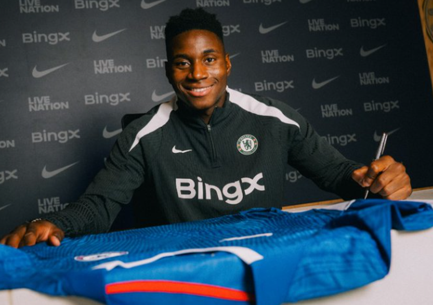 Dário Essugo a ser apresentado no Chelsea