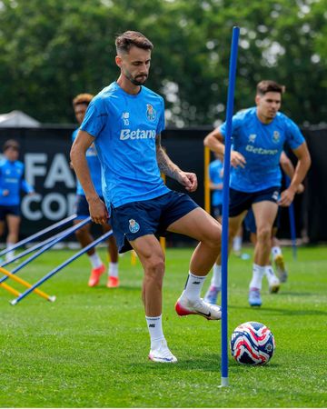 Primeiro treino do FC Porto em Nova Jérsia com uma novidade (fotos)