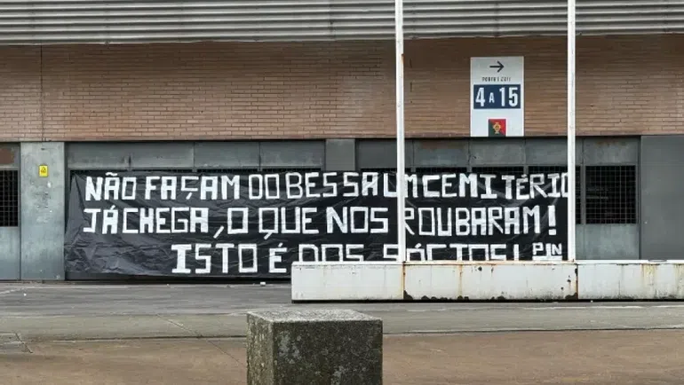 Mais uma tarja no Boavista: «Já chega o que nos roubaram»