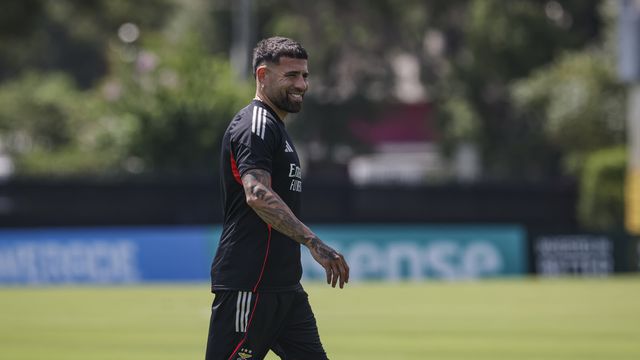 Benfica: «Otamendi está num pico de forma que surpreende toda a gente»