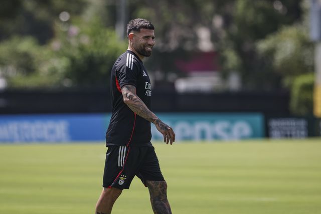 Benfica: «Otamendi está num pico de forma que surpreende toda a gente»