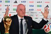 Gianni Infantino, presidente da FIFA, defende as pausas para hidratação