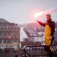 A chegada de Charlie Dalin após a vitória na Vendée Globe em 2025. IMAGO