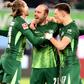 Patrick Wimmer ao lado de Christian Eriksen no Wolfsburgo, que desceu da Bundesliga