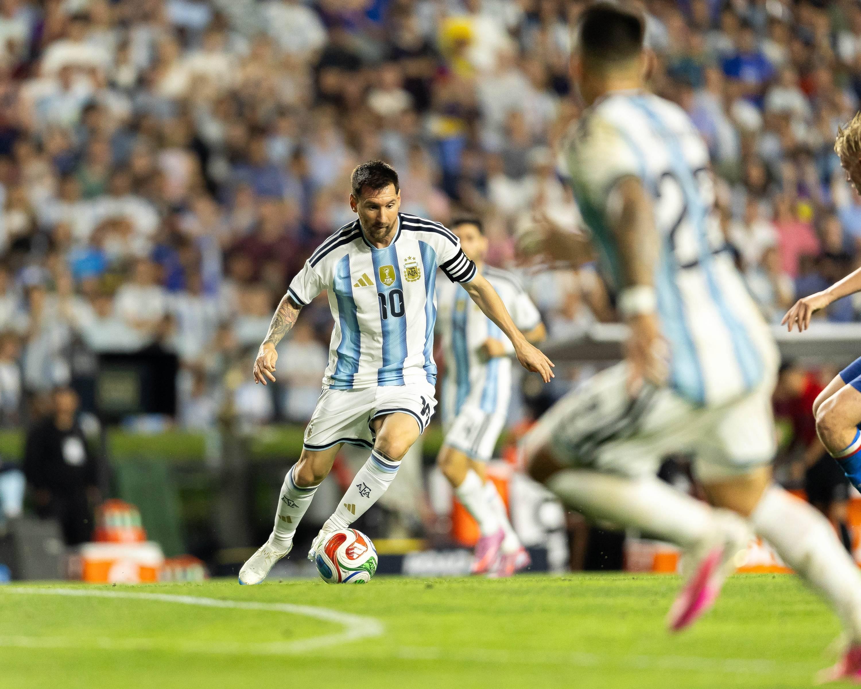 7 - Argentina: 87.233 minutos