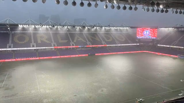 Impressionante a drenagem no estádio de Orlando: nem parecia que tinha chovido!