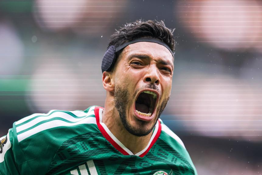 Raúl Jiménez marca pelo México (IMAGO)
