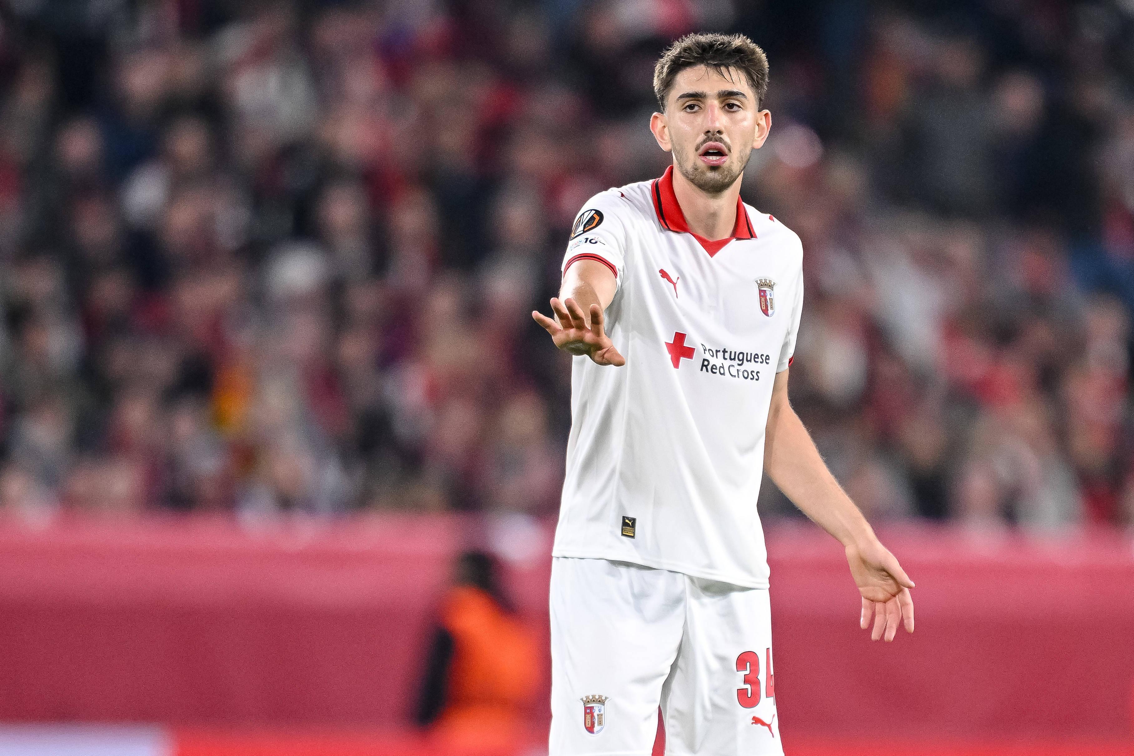 Demir Tiknaz (SC Braga): já foi uma das revelações ao serviço do Rio Ave em 2024/25, mas pode voltar a explodir. O internacional turco pode ter poderes reforçados no meio-campo minhoto, à boleia de visão de jogo e segurança com bola ímpares