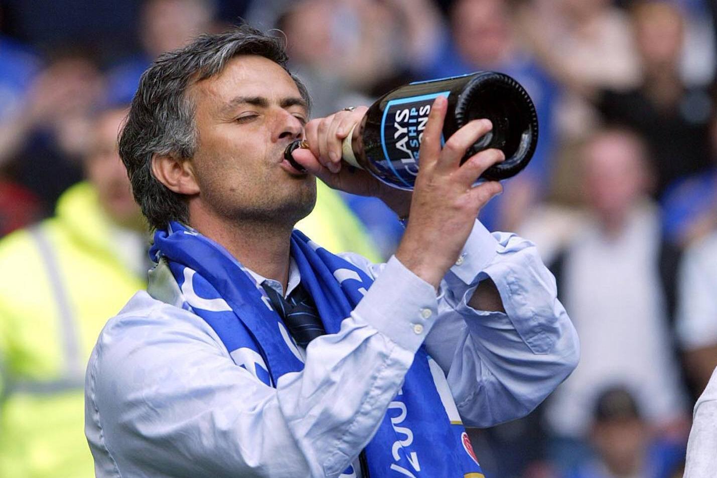 José Mourinho estreou-se na Premier League ao comando do Chelsea, entre 2004/05 e 2007/08 - Foto: IMAGO
