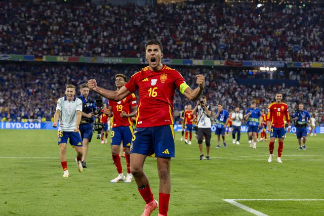 «Rodri é o melhor do mundo, já devia ter conquistado a Bola de Ouro»