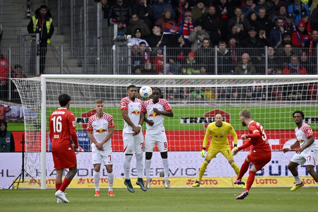 Quem é o novo reforço do Benfica? «Beste é incrível nas bolas paradas»