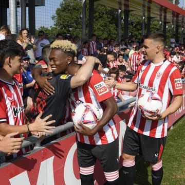 Álvaro Djaló apresentado no Athletic Bilbao