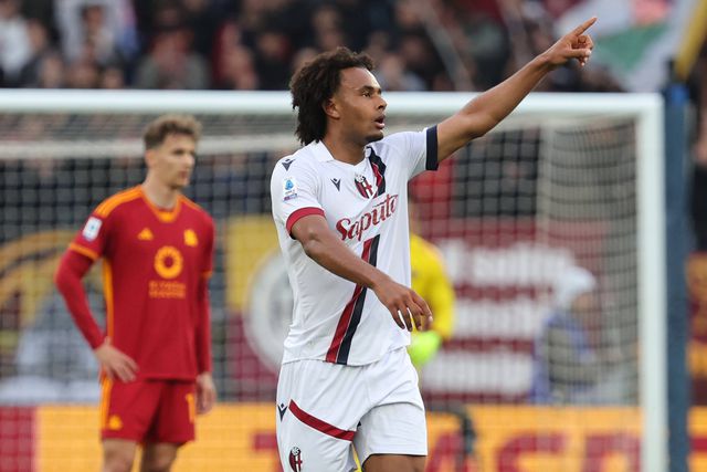 Joshua Zirkzee a caminho do Man. United