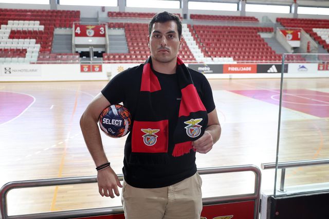 Benfica anuncia Fábio Silva