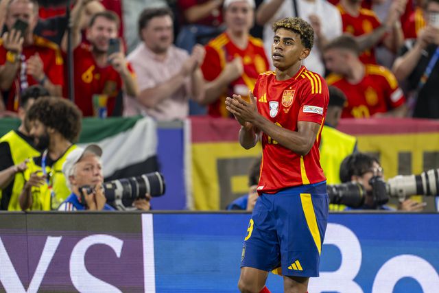 «Talvez tenha sido o Yamal a abençoar o Messi»