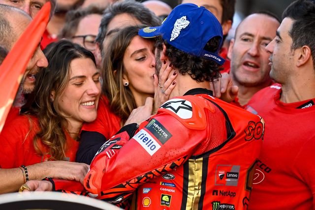 MotoGP: Pecco vai doar prendas de casamento