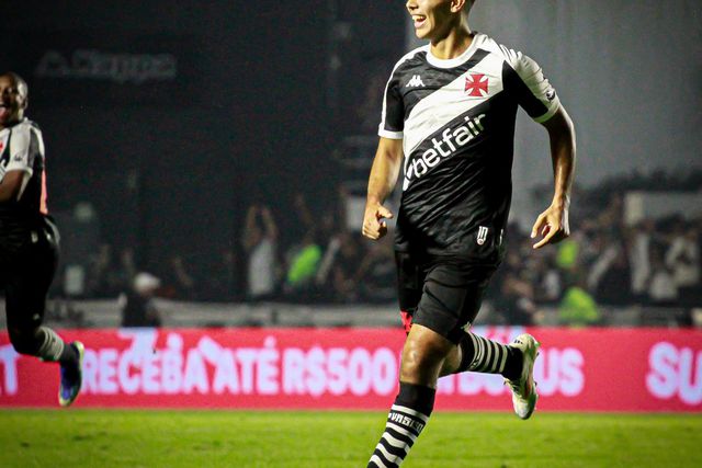 Vídeo: livre monumental de Juan Sforza confirma vitória do Vasco da Gama