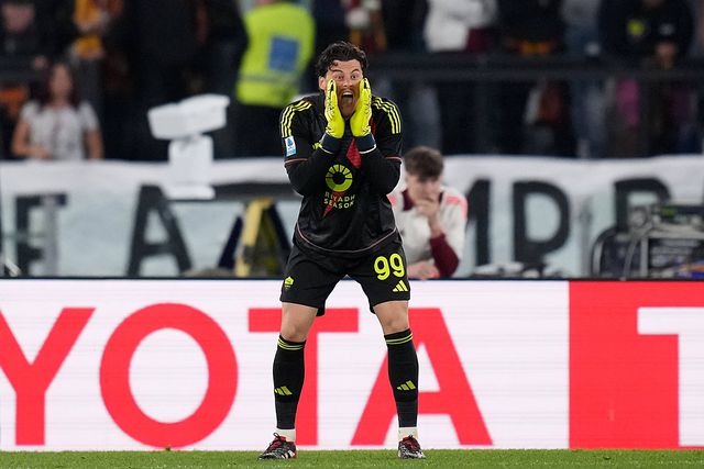 Mile Svilar, guarda-redes da Roma