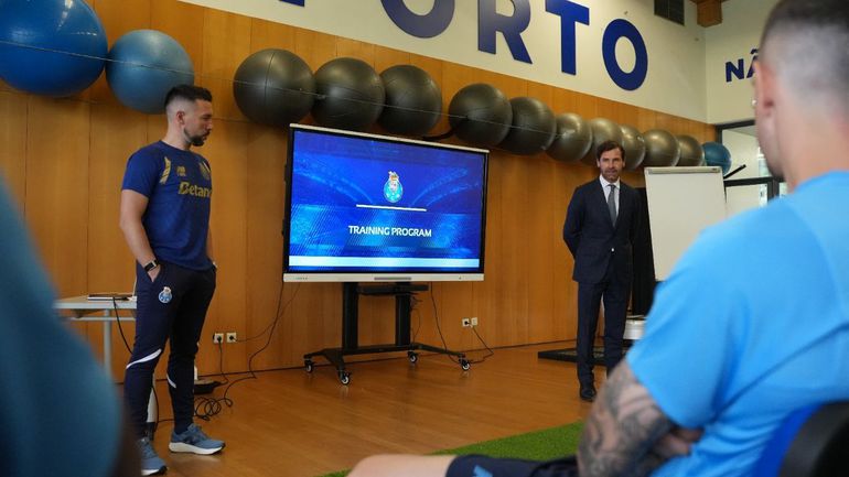Villas-Boas fala ao plantel do FC Porto para arrancar nova era