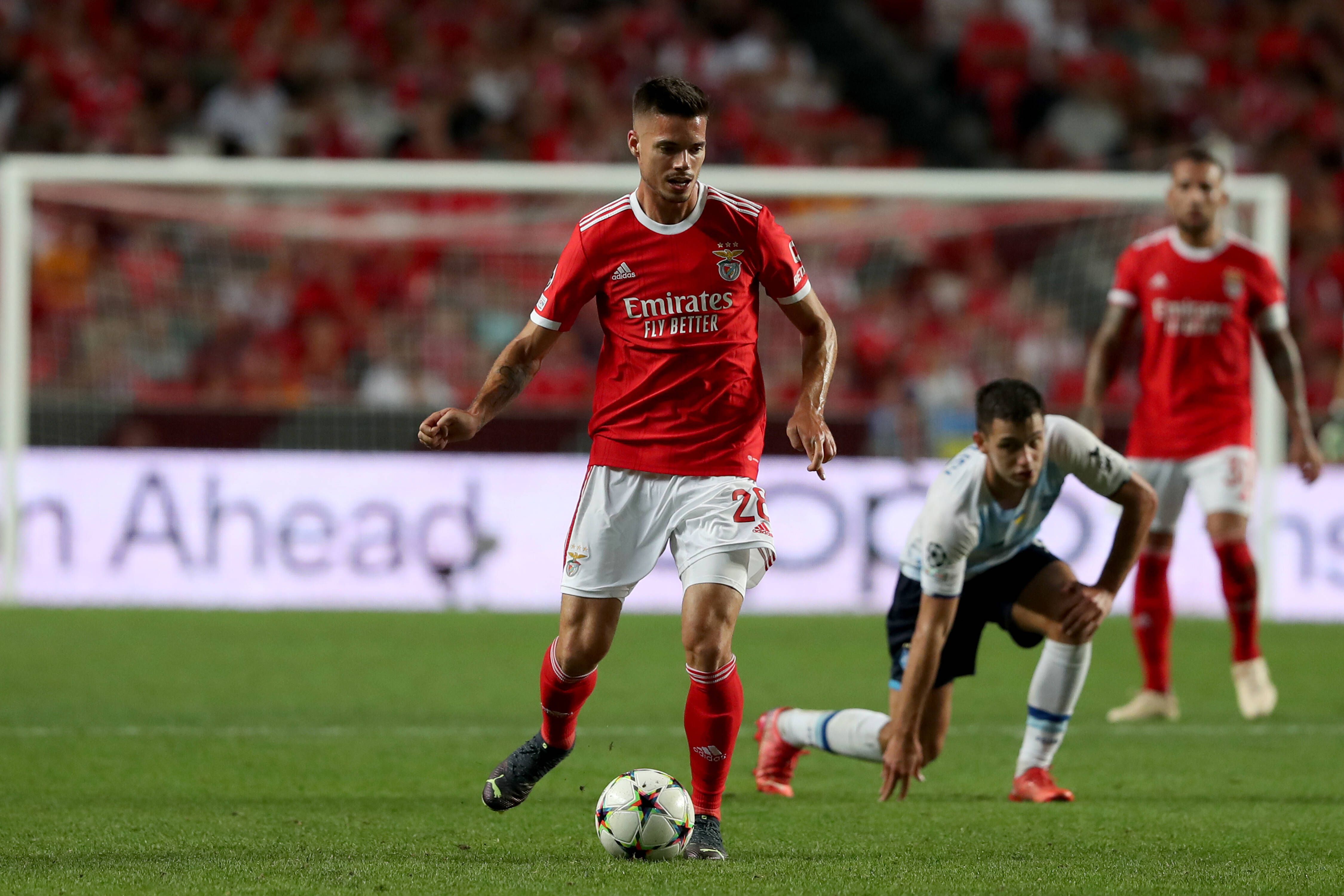 Julian Weigl com a camisola do Benfica