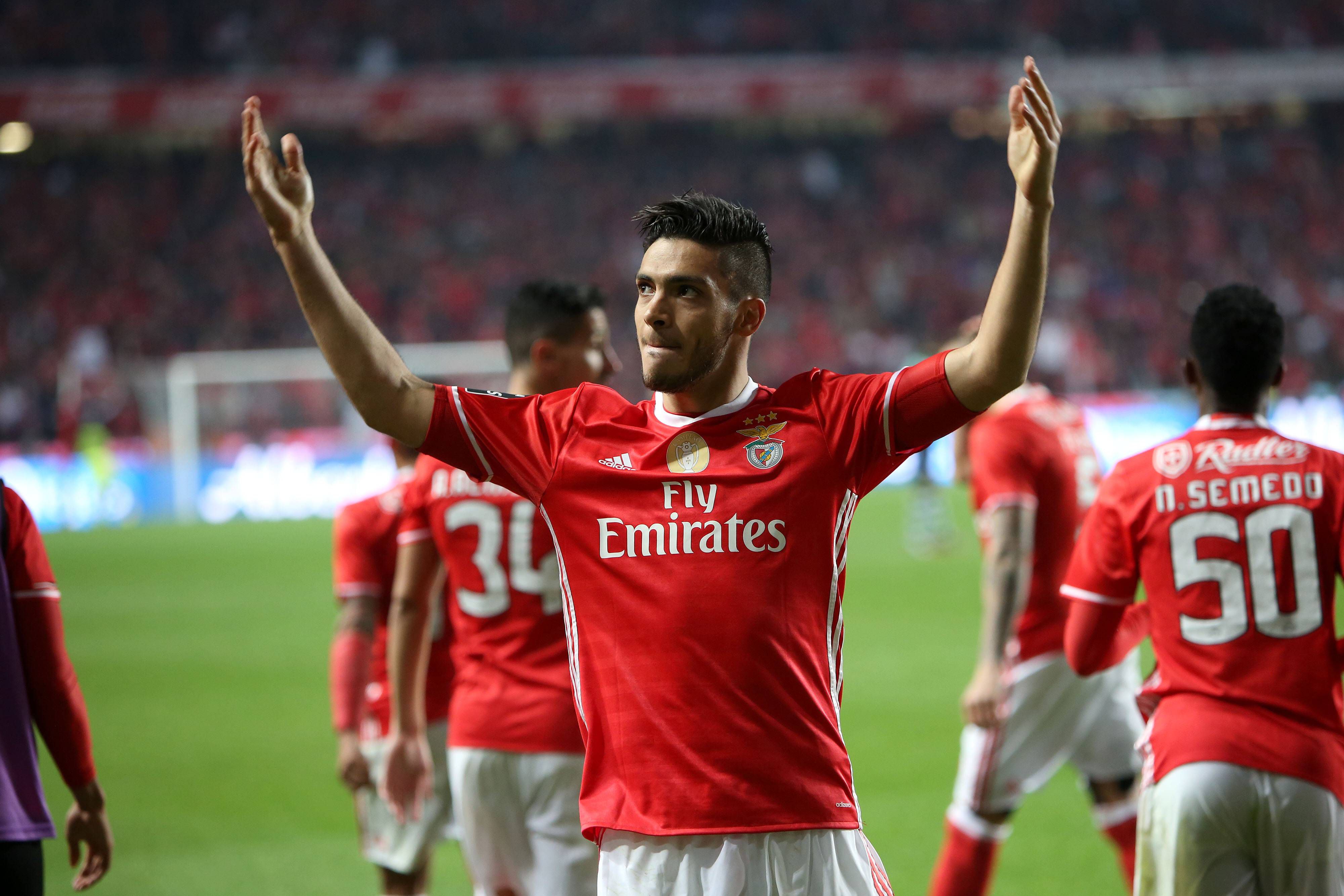 Raúl Jiménez com a camisola do Benfica