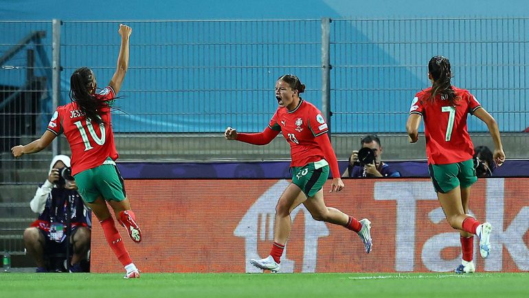 Kika chamou por Telma, mas era preciso mais... (notas de Portugal)