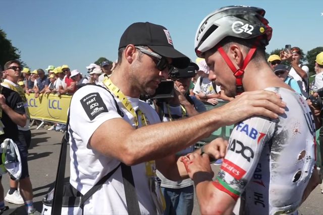 João Almeida sofre queda aparatosa no Tour e perde 10 minutos! (vídeo)
