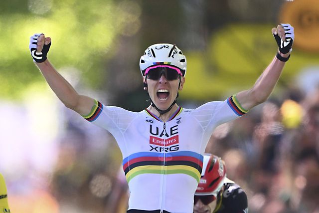 Tour: Pogacar conquista Muro da Bretanha, João Almeida sofre queda e atrasa-se