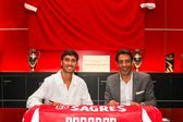 Rafael Obrador com Rui Costa na assinatura de contrato
