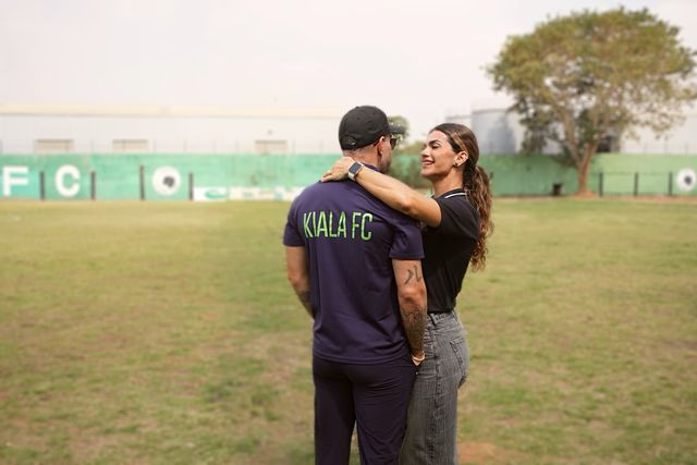 Cantora brasileira é dona e presidente de clube em Angola 