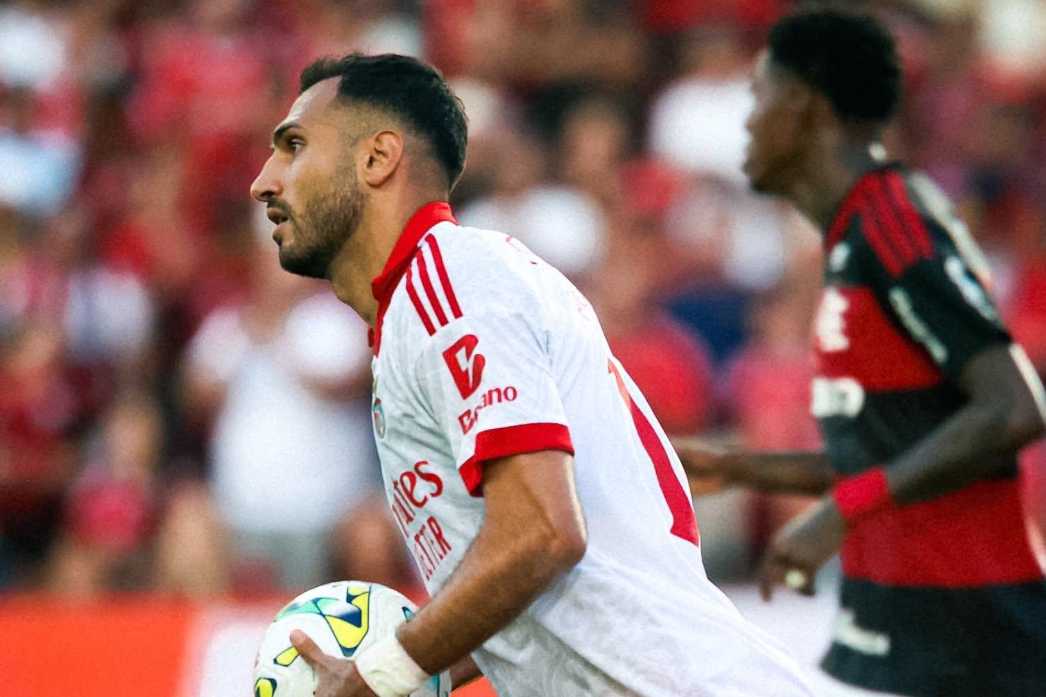 Pavlidis marcou, dos onze metros, o golo do Benfica