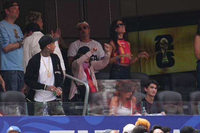 Brad Pitt e a namorada Inés de Ramón