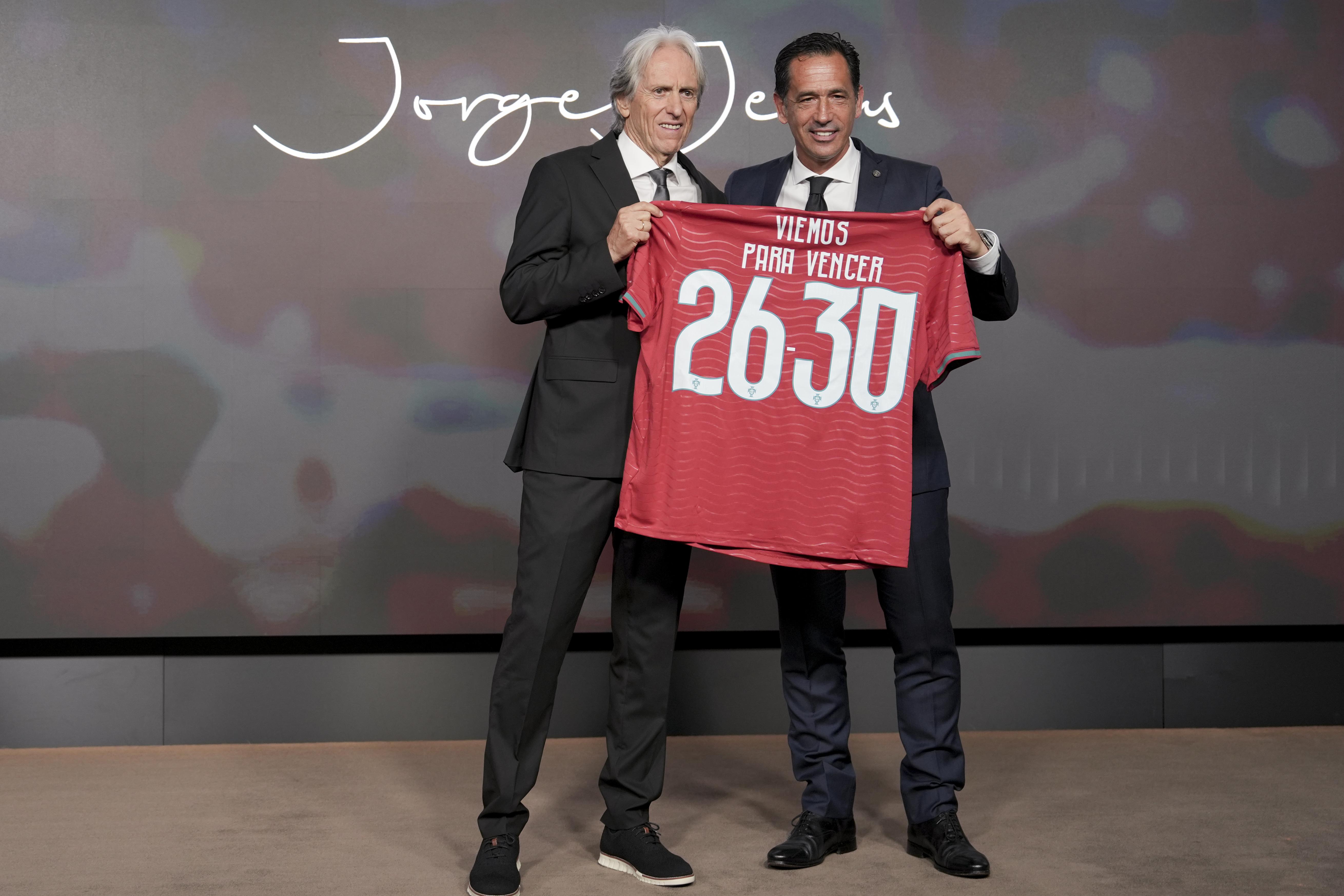 Jorge Jesus é um de nós. A diferença é que percebe muito de futebol — Foto: MAYCON QUIOZINI