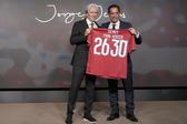 Jorge Jesus é um de nós. A diferença é que percebe muito de futebol — Foto: MAYCON QUIOZINI