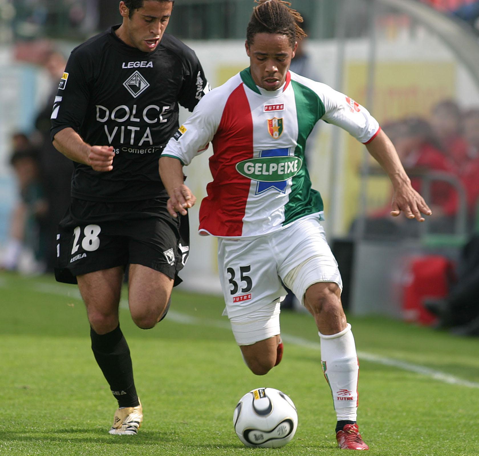 Manú fez 32 jogos pelo Estrela da Amadora, na época 2005/06 - Foto: A BOLA