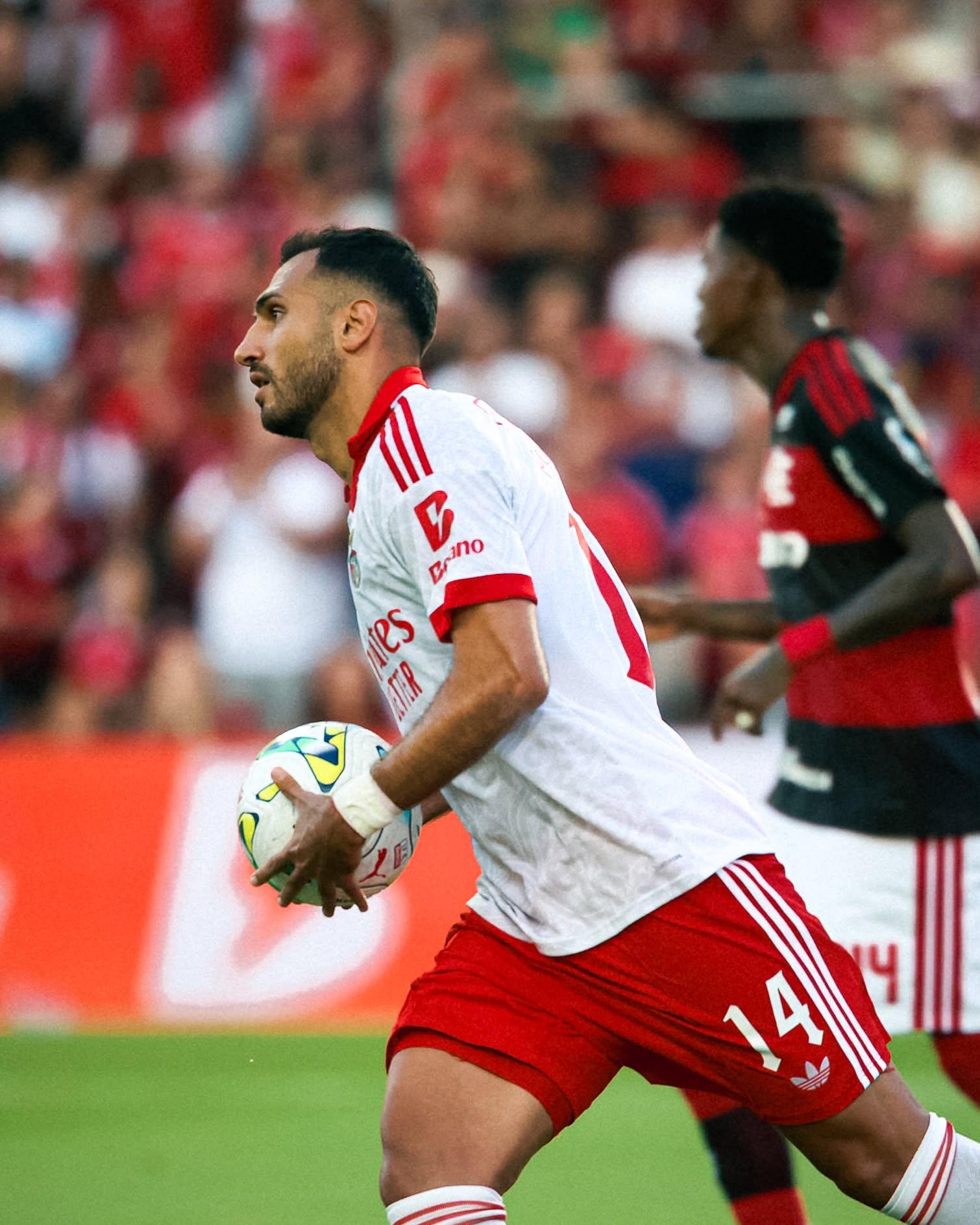 Pavlidis após marcar de penálti no Benfica-Flamengo. Foto SL Benfica